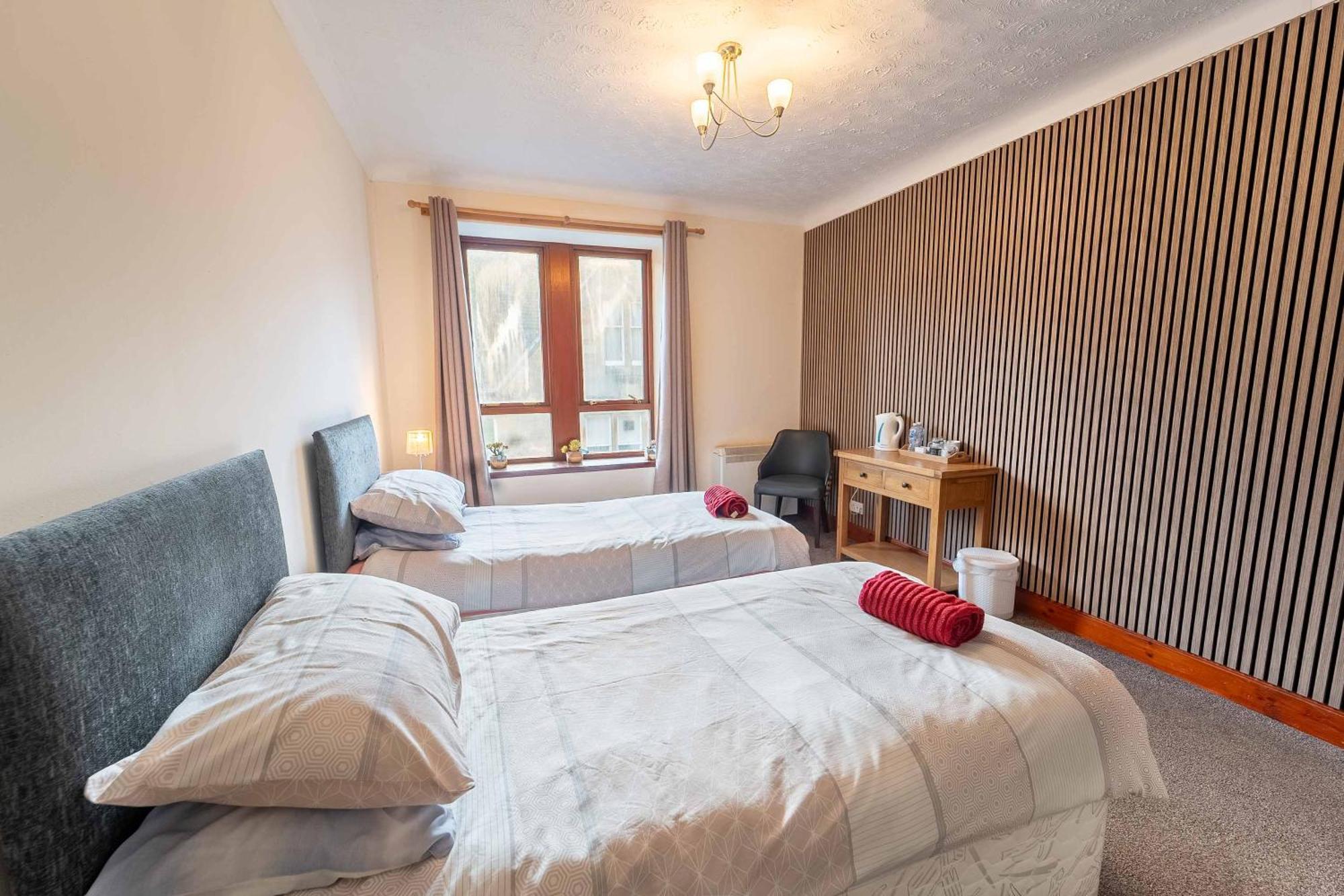 Prime Location Rooms In High Street Fort William Exterior foto