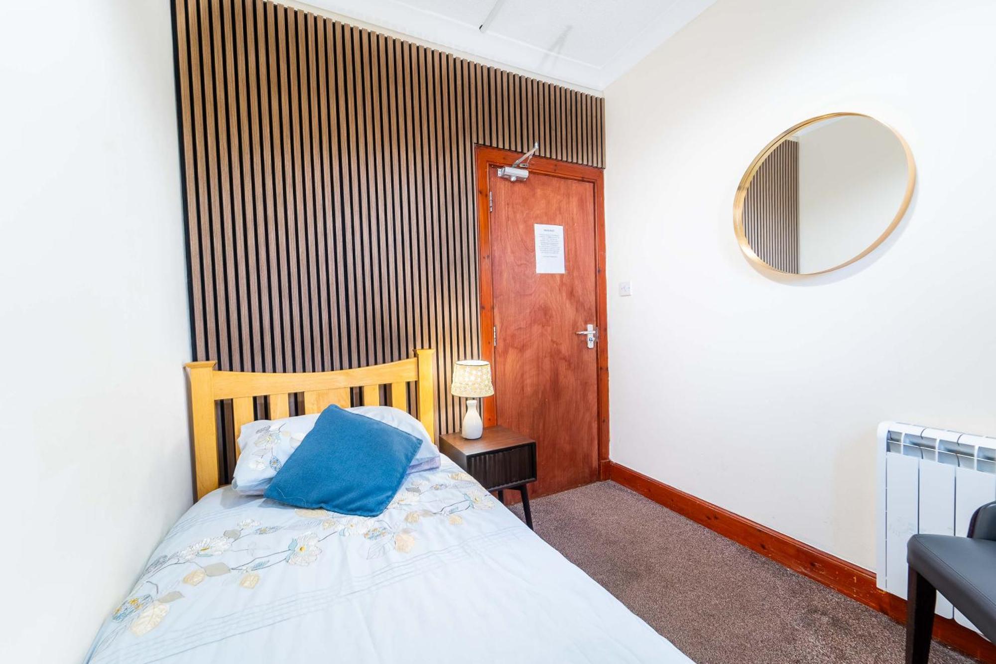 Prime Location Rooms In High Street Fort William Exterior foto
